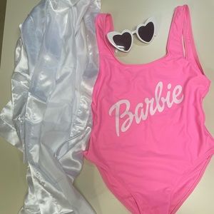 Barbie pool party kit
